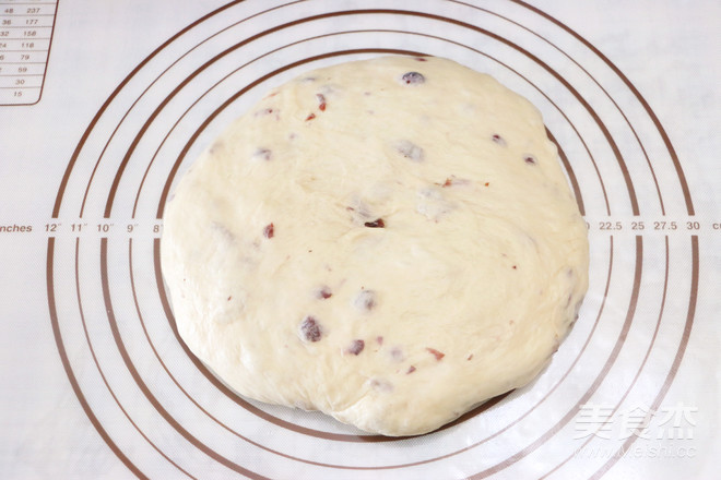 Cranberry Milk Steak Bun recipe