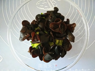 [northeast] Chopped Pepper and Cucumber Mixed with Fungus recipe