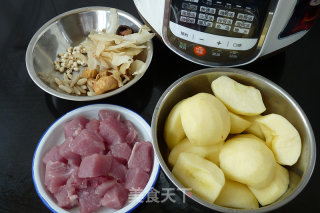 Apple Chuanbei Lean Meat Soup recipe