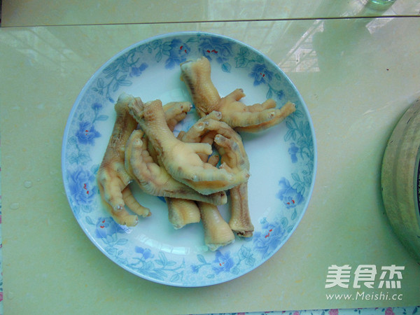 Spicy Braised Chicken Feet recipe