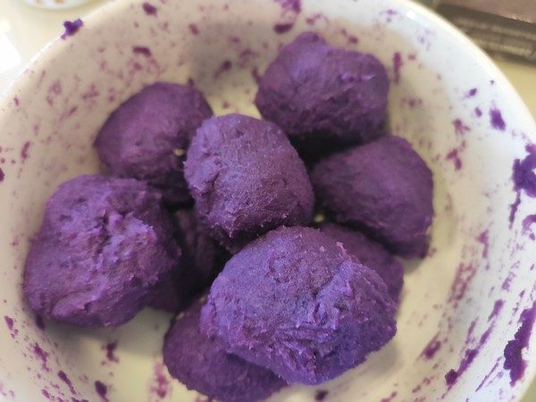 Responsible for Appearance! Purple Sweet Potato Sticky Rice Cake! recipe