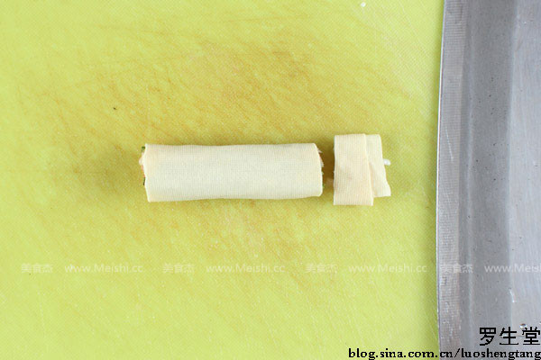 Three Silk Rolls with Melon Peel recipe