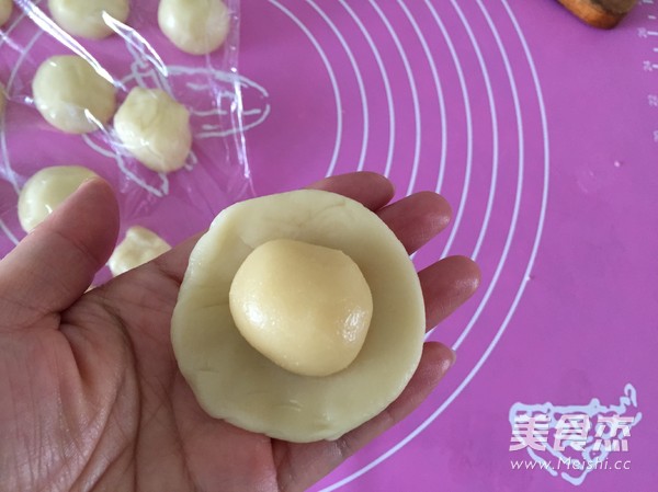 Fresh Meat and Mustard Moon Cakes recipe