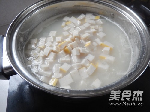 Fish Cakes and Shepherd's Purse Congee recipe