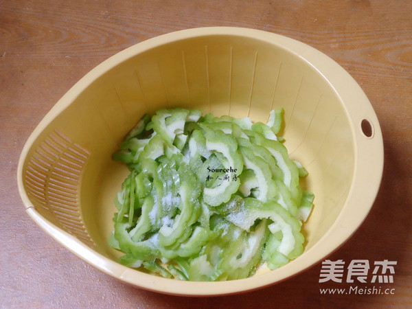 Laba Beans Mixed with Bitter Gourd recipe