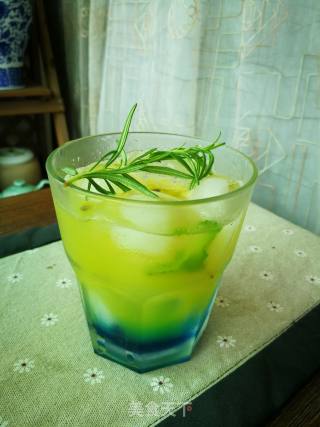 Passion Fruit and Kale Iced Drink recipe
