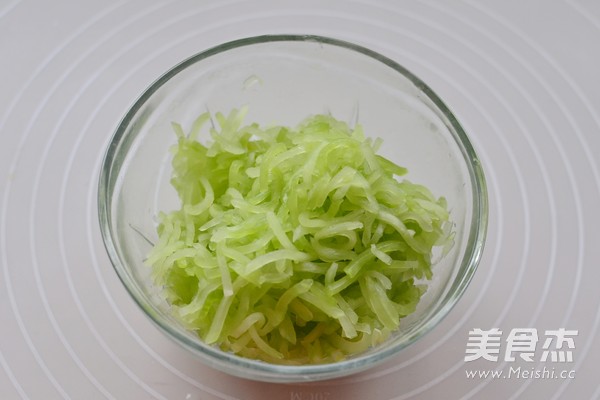 Spicy Oil Lettuce Shreds recipe