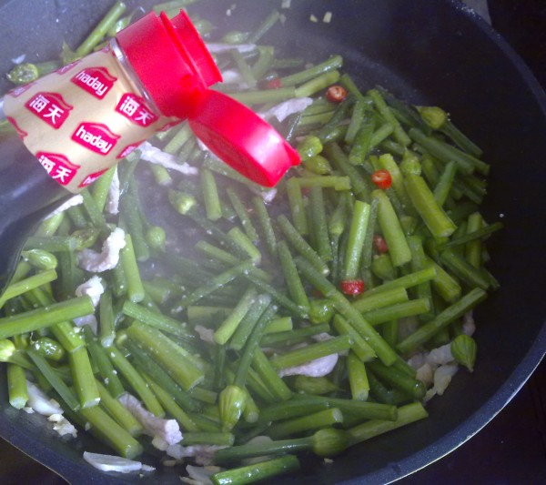 Stir-fried Shredded Pork with Fresh Leeks recipe