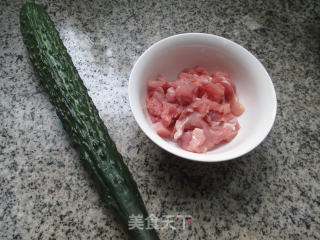 Stir-fried Cucumber with Shredded Pork recipe