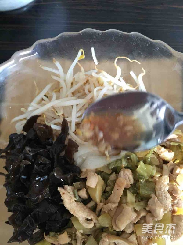 Sauerkraut Chicken Shredded Liangpi recipe