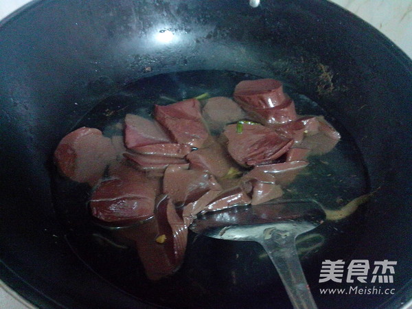 Stir-fried Pork Blood with Leeks recipe