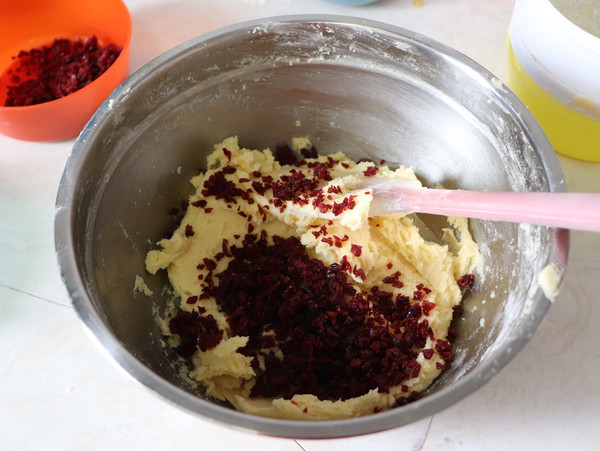 Crispy and Delicious Cranberry Cookies recipe