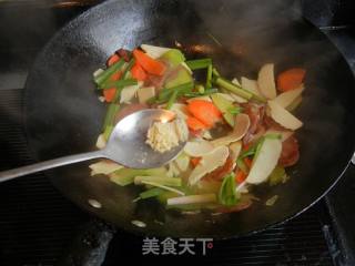 Stir-fried Sausage with Winter Bamboo Shoots recipe