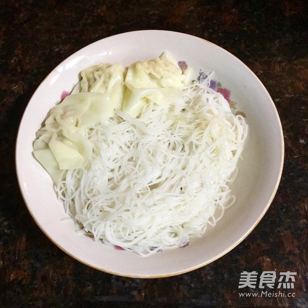 Lettuce Wanton Noodles recipe
