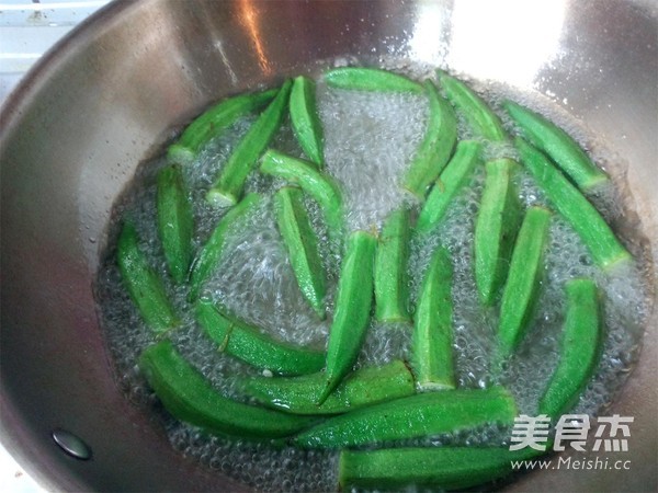 Tomato Sauce Dipped Okra recipe