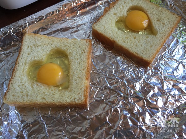 Love Sun Egg Toast recipe