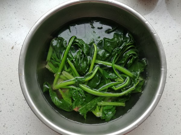 Spinach with Sesame Nuts recipe