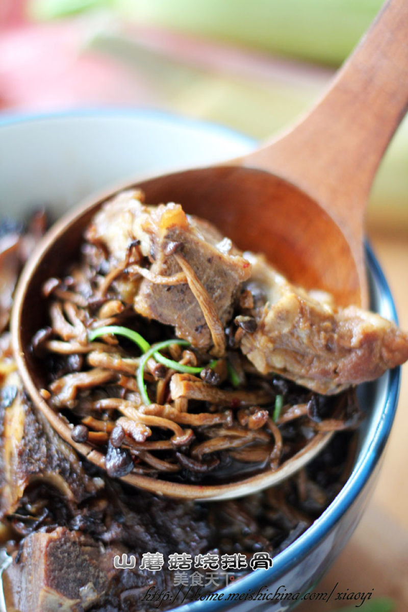 You Must Eat A Bowl of Delicious Meat Dishes-grilled Pork Ribs with Mountain Mushrooms on Hot Days recipe