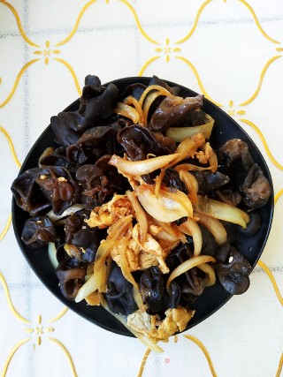 Fried Fungus with Eggs recipe