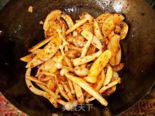 Xinlan Hand-made Private Kitchen [mushrooms Stewed in Garlic Chili Sauce]-the Peak Taste of Mushrooms recipe