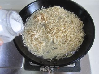 Bean Sprouts Stir-fried Dry Shreds recipe