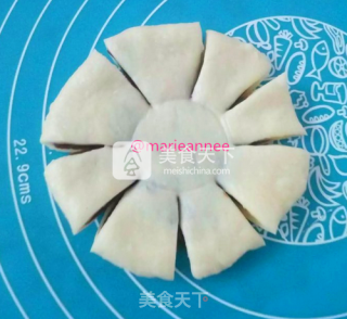 Hand Kneaded Bean Paste Flower Bread recipe