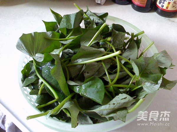 Stir-fried Sweet Potato Leaves recipe