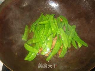 Fried Pork with Snow Pea recipe