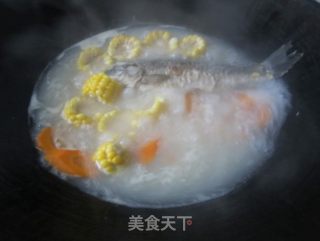 Carrot Corn Crucian Carp Soup recipe