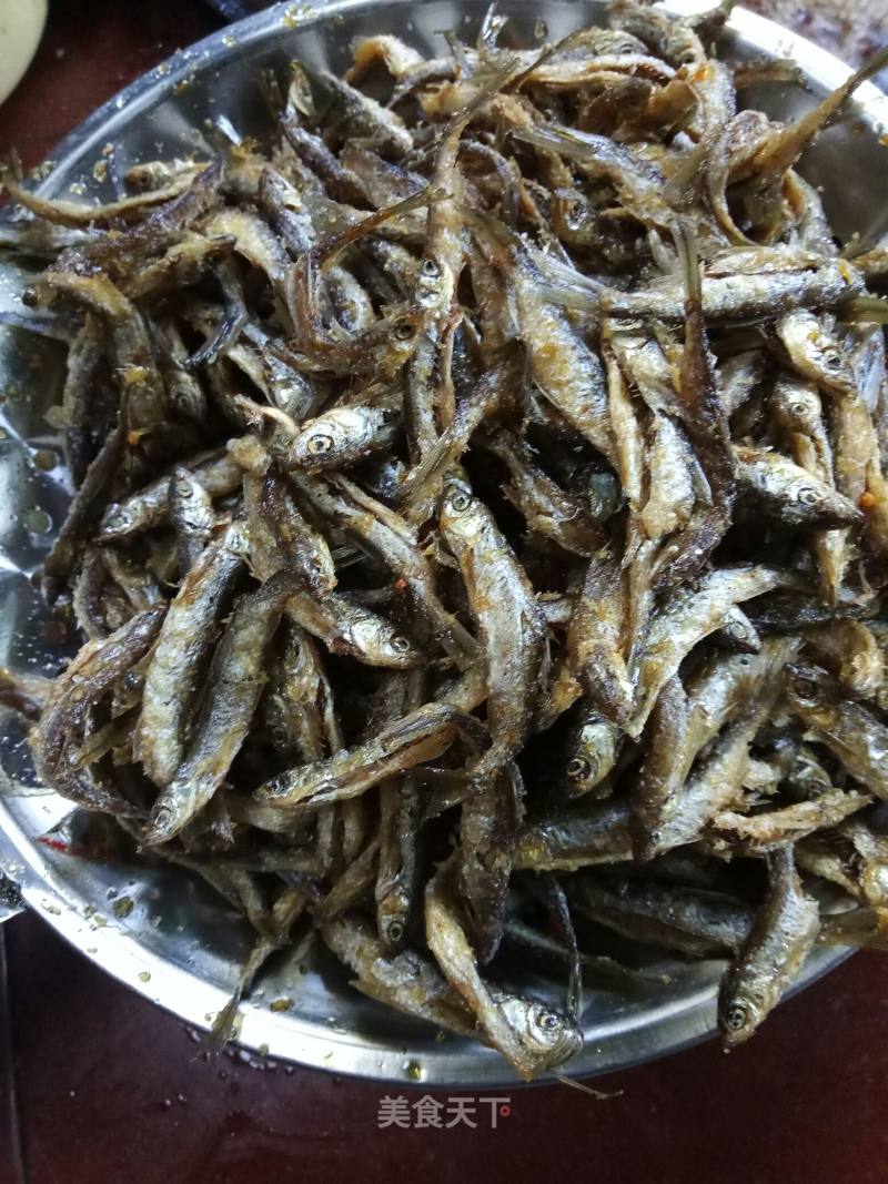 Fried Small River Fish (farm Specialty) recipe