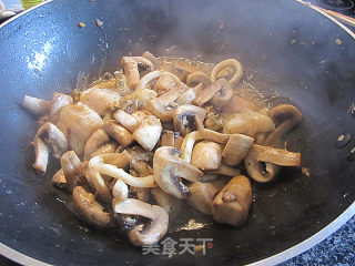 Assorted Seafood Stewed Mushrooms recipe