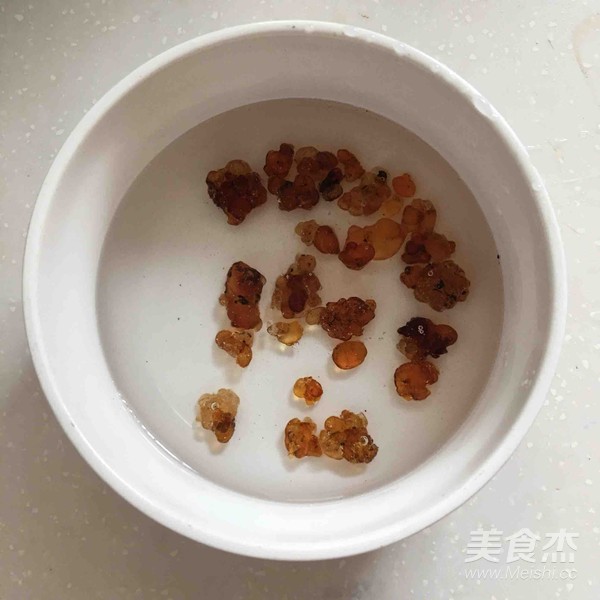 Peach Gum White Fungus Soup recipe