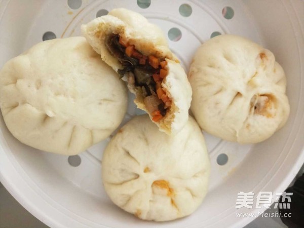 Spicy Sauerkraut Pork Bun recipe