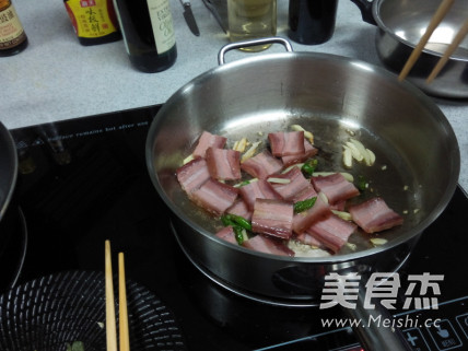 Stir-fried Lettuce Leaves with Bacon recipe