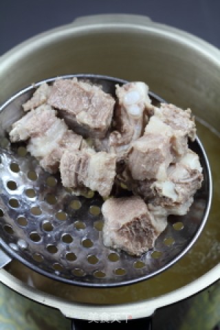 Soup-stewed Pork Ribs with Lychee and Preserved Egg recipe