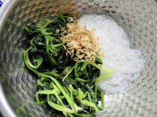 Spinach and Shrimp Skin Mixed with Vermicelli recipe