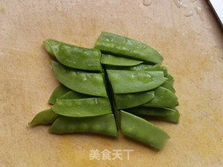 Snow Peas and Onion Mixed Fungus recipe