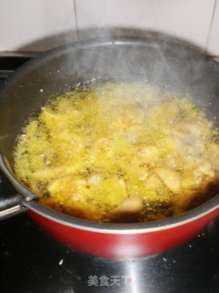 Bowl of Gold and Silver-sweet and Sour Chicken Curry with Pineapple recipe