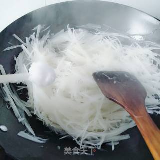 Vegetarian Stir-fried Shredded Radish recipe