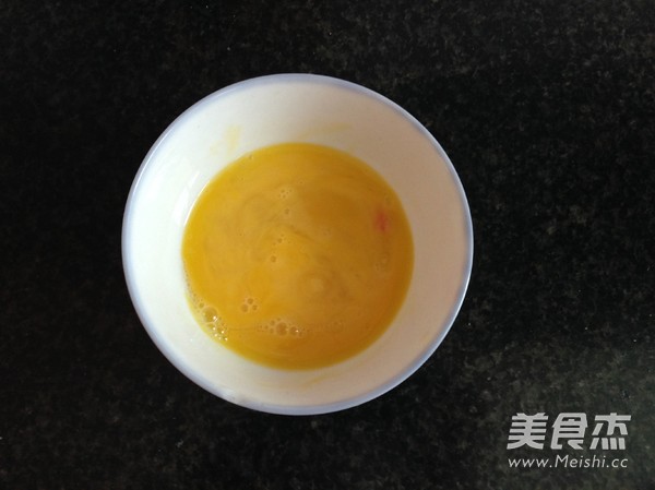 Egg Spicy Loofah Soup recipe