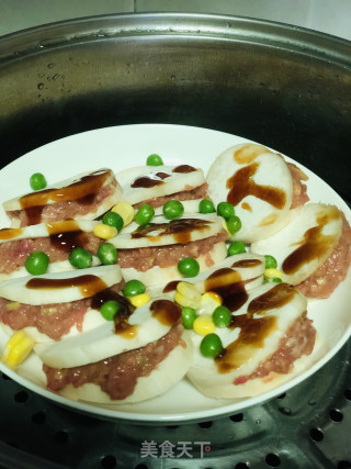 Steamed Beef and Chicken Leg Mushroom Box in Oyster Sauce recipe