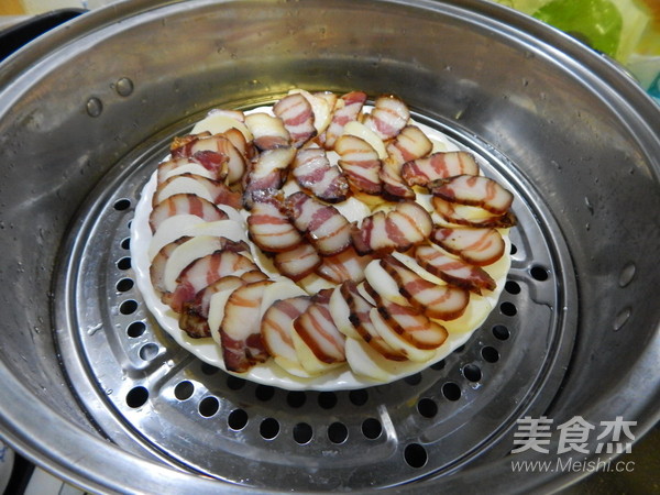Steamed Pork Belly with Taro recipe