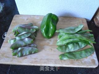 Stir-fried Double Beans with Green Peppers recipe