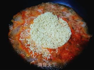 Kimchi Boiled Instant Noodles recipe