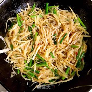 Stir-fried Vermicelli with Potato Shreds recipe