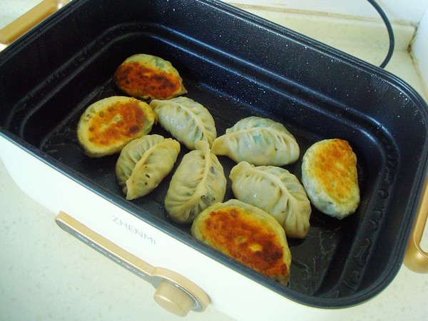 Dry Fried Chives and Fungus Dumplings recipe