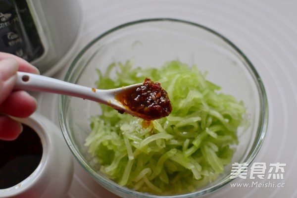 Spicy Oil Lettuce Shreds recipe