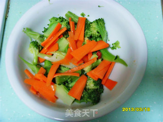 Goji Berry Bacon Mixed with Cauliflower recipe