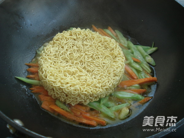 Instant Noodles Stewed Noodles recipe