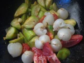 Stir-fried Lychee with Loofah recipe